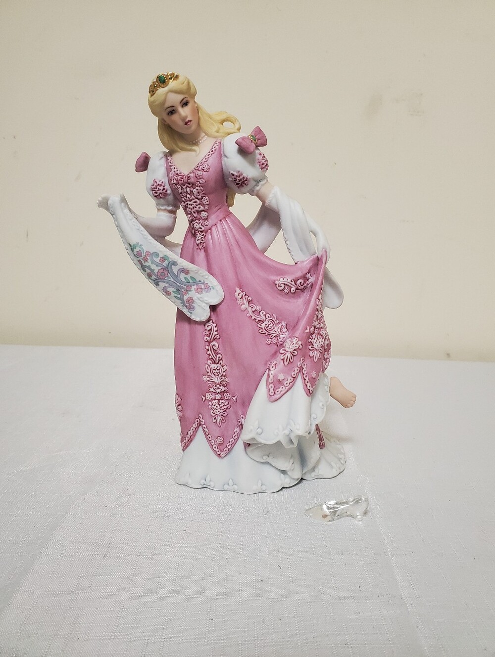 Lenox Disney Cinderella The Legendary Princess 1989 Porcelain Figurine